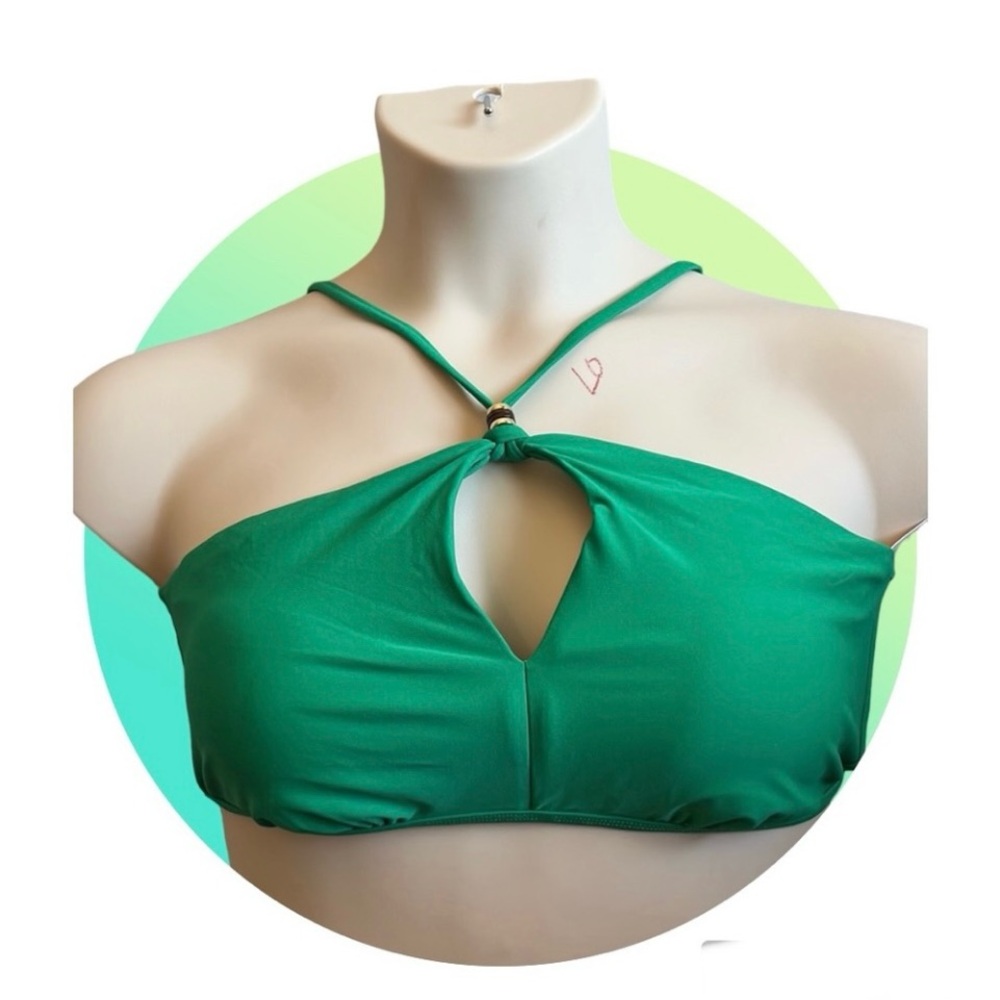 Time and Tru Women’s Halter Bikini
Swim Top Size L (12-14) - Green